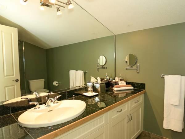 A View Of The Lake B & B West Kelowna Exterior photo