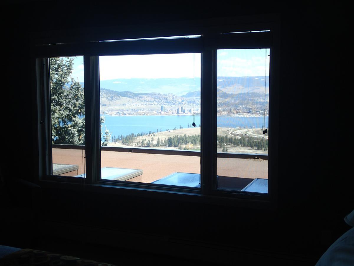 A View Of The Lake B & B West Kelowna Exterior photo